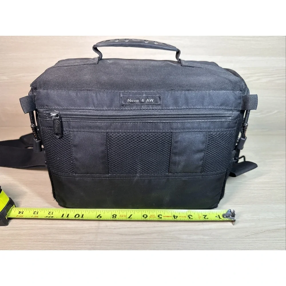 Lowepro‎ Nova 4 AW Camera Bag - Black Pre Owned Customizable Zip Clip Crossbody